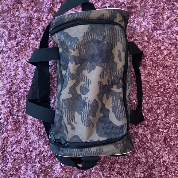 ❌FINALE SALE❌ Reebok Army Bag - Picture 3 of 4